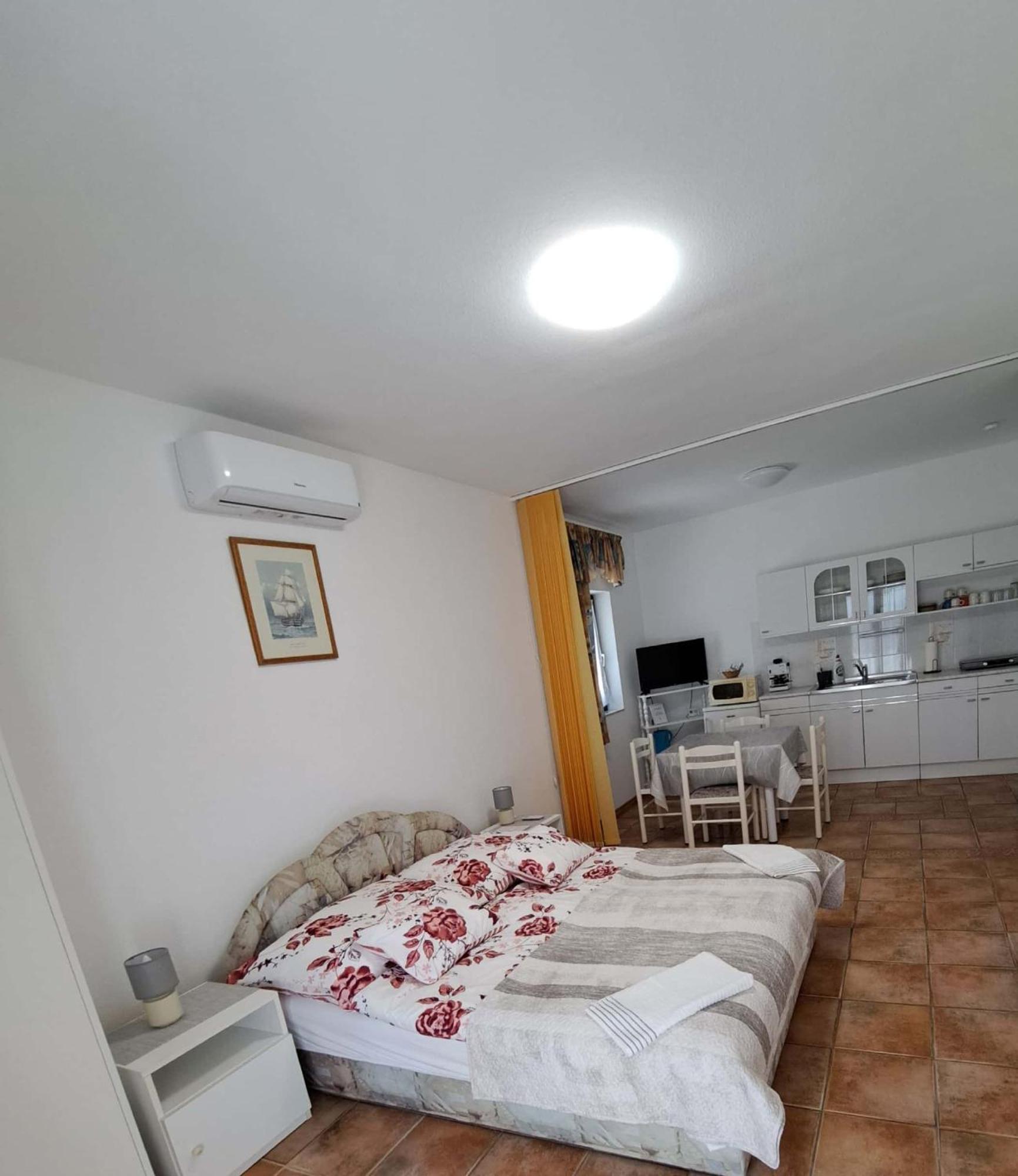 Istvan Apartmanok Keszthely Buitenkant foto